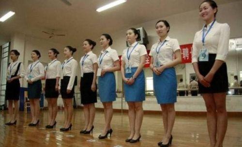 网曝热门事件南航空姐吃瓜,揭秘空中服务员的幕后趣闻