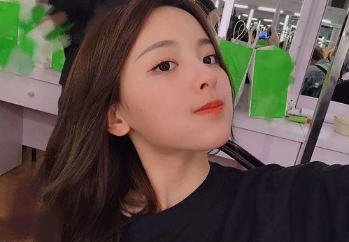 网红吃瓜少女胡秀芬,吃瓜少女的瓜界传奇