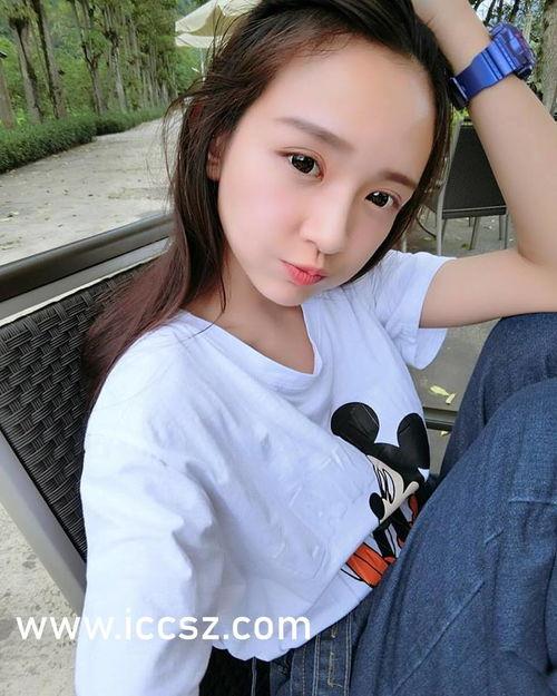 吃瓜女网红是男的,吃瓜女网红竟是男性身份，真相令人惊讶