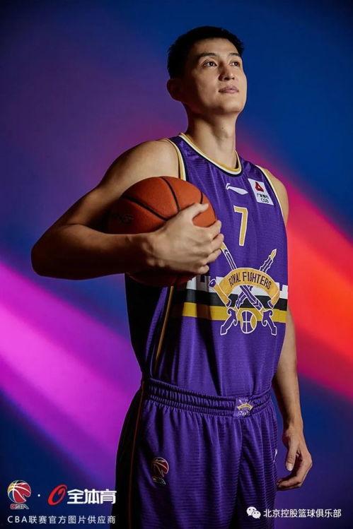 吃瓜网红打篮球是谁啊,吃瓜网红跨界打篮球，竟成为篮球场上的新宠儿