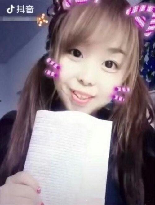 网红吃瓜丑姐姐是谁呀,她的真实身份与走红之路