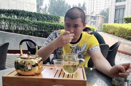 今日爆料网红吃瓜佳佳小拖把,揭秘娱乐圈幕后风云